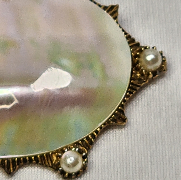 Vintage Mother of Pearl Iridescent Oval Brooch with Pearl Accents - Picture 10 of 10